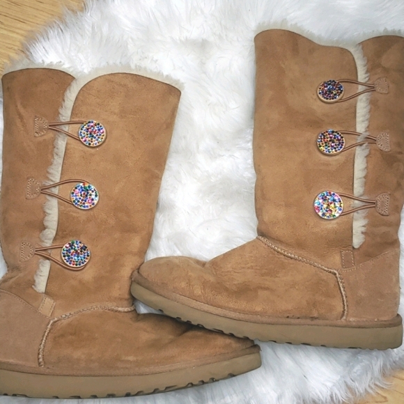 UGG Bailey Button Triplet II swarovski - Picture 1 of 16